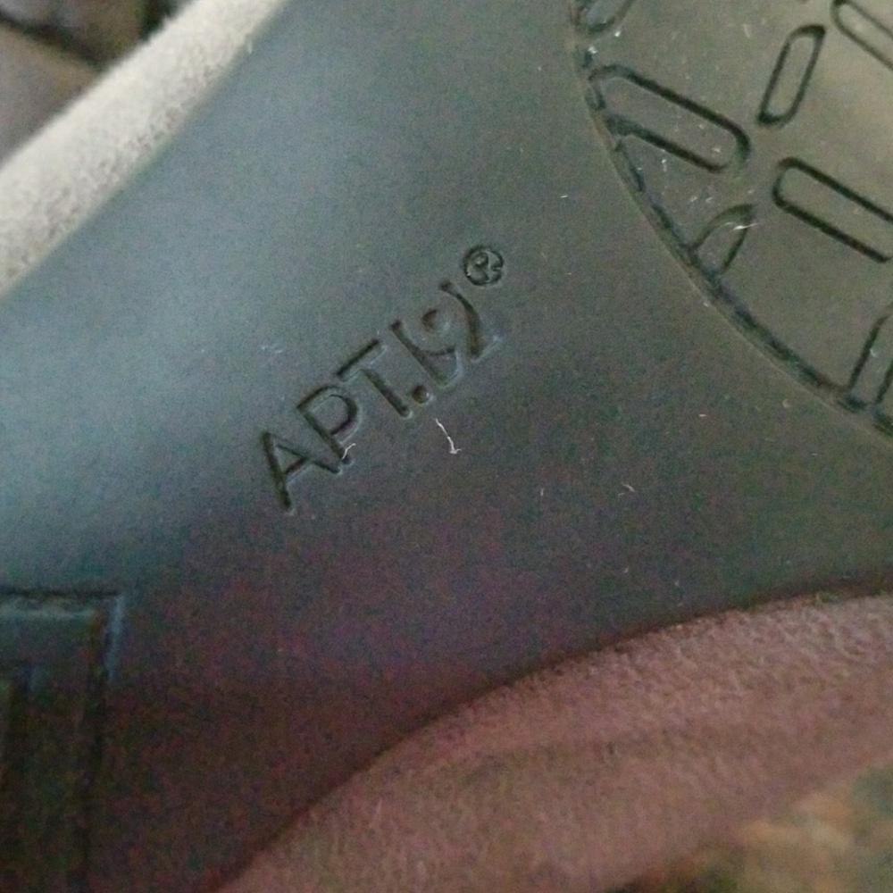 Boots - Picture 6 of 7